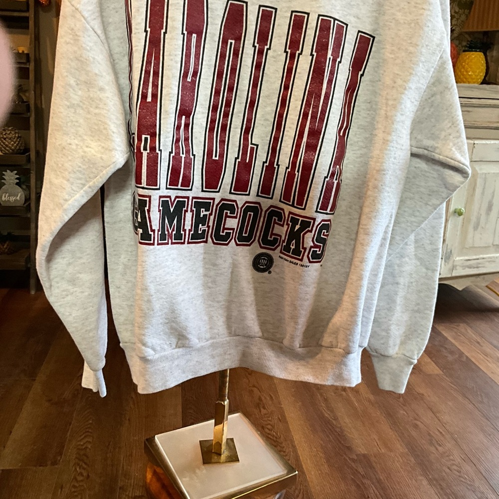 Lee Gray Sweatshirt with Red and Black Graphics - Picture 2 of 6